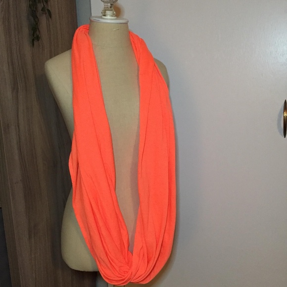 STEVE MADDEN Bright Peach Infinity Scarf - Picture 1 of 6